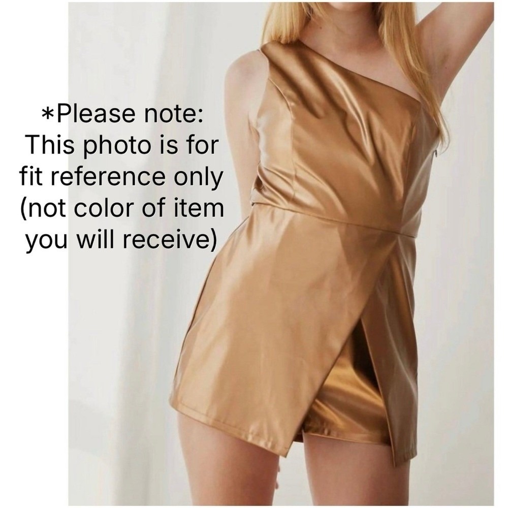 One-Shoulder Metallic Silver Romper - Picture 5 of 11